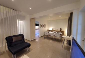 joli maison pr  s de paris has Balcony rooms