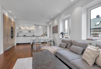 Romslig leilighet i hjertet av Bergen sentrum! allows 18 year olds to book a room