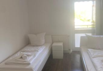 Apartment - Ferienwohnung Pestaloz in der N  he Hannover-Messe has Balcony rooms