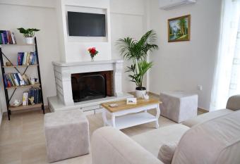 GK - Classic Apartment allows 18 year olds to book a room