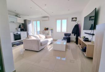 2 pi  ces d   exception vue Mer has Balcony rooms