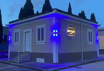 Sweet Elite House has Balcony rooms