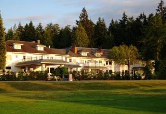 Crown Mansion Boutique Hotel & Villas allows 18 year olds to book a room