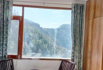 The wood castle has Balcony rooms