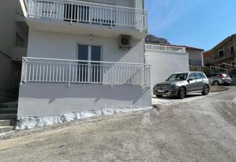 Vanessi has Balcony rooms