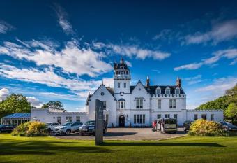 Skeabost House Hotel allows 18 year olds to book a room