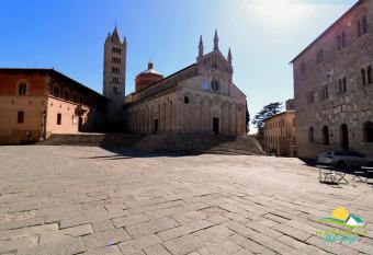 Maremma Holidays : Gabbrielli Apartment allows 18 year olds to book a room