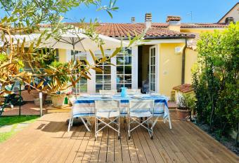 Villetta Vinci has Balcony rooms