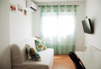 MHolidays allows 18 year olds to book a room