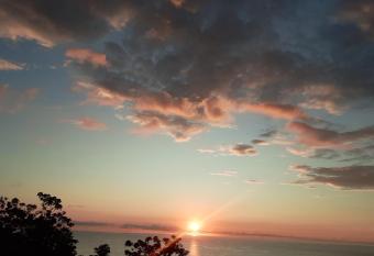 EL CARIOCA allows 18 year olds to book a room