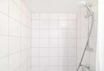 Lovely apartment with great location No 2 by URBAN RENT has rooms with a private hot tub