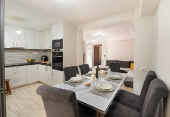 Porto Gaios House has Balcony rooms