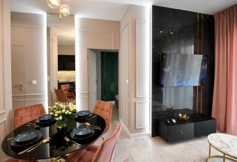 CoCo Elite Apartments Zator has Balcony rooms