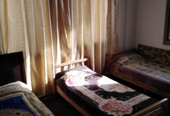 Qasim Flat for rent allows 18 year olds to book a room