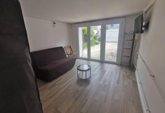 Le Paradis Nazairien allows 18 year olds to book a room