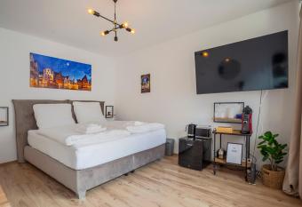 City Apartment in ber  hmter Lage allows 18 year olds to book a room