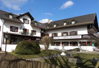 Hotel Garni Demmel allows 18 year olds to book a room