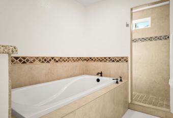 Luxe OldTown Heated Pool Close to Everything has rooms with a private hot tub