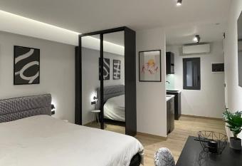 pop.rooms rethymno center has Smoking/Balcony rooms