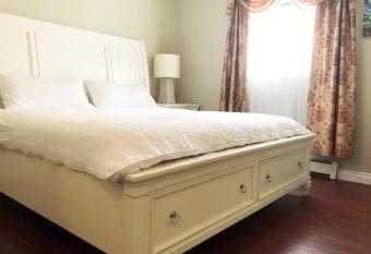 Jane's private rooms with shared washroom allows 18 year olds to book a room