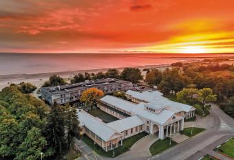 Hedon Spa & Hotel has Balcony rooms
