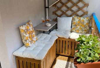 Studio Vaniglia allows 18 year olds to book a room