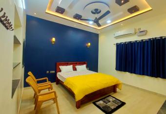 Little Dream Homestay Hampi has Balcony rooms