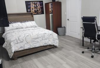 LUXURY & MODERN APARTMENT has Balcony rooms