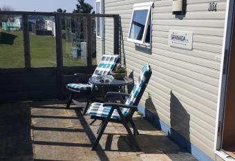 Chalet 304 Insel Ameland allows 18 year olds to book a room