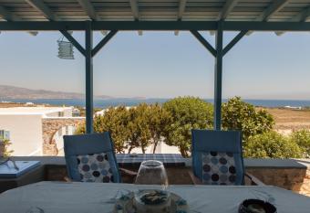 Ergina Summer Resort has Balcony rooms