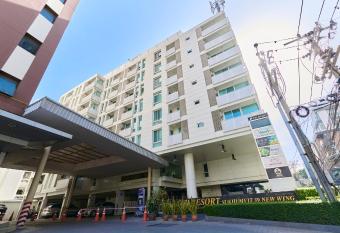Citi Resort NEW WING Sukhumvit 39 has Balcony rooms
