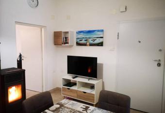 La Casa Vacanze di Bea allows 18 year olds to book a room