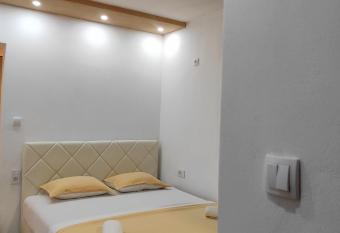 Vila Zara has Balcony rooms