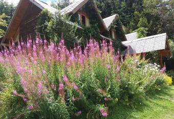 Hosteria Las Casas De Alicia allows 18 year olds to book a room