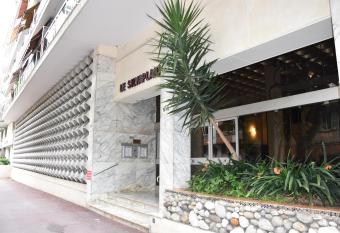 Beau studio centre Juan les Pins    300m des plages has Balcony rooms