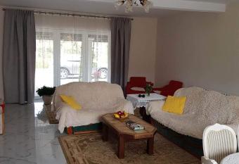 Willa R    ana has rooms with a private hot tub