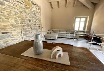 Ca  d Lessio - Rustico immerso nella Lunigiana has Balcony rooms