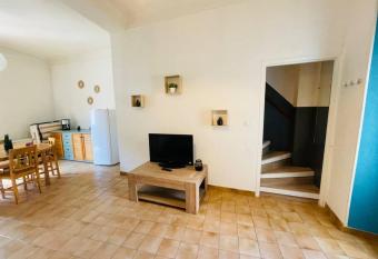 Chez L  o II has Balcony rooms