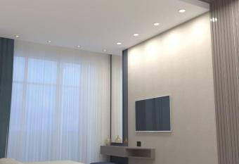 VIP Nizami EMIRATES has rooms with a private hot tub