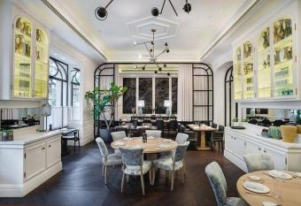 Apartment On Mc Donalds has rooms with a private hot tub