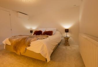 Chez Blanche allows 18 year olds to book a room