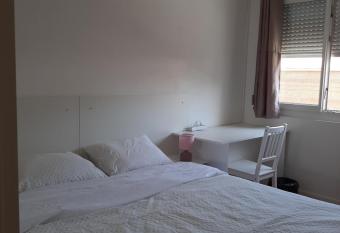 Pratique et Calme dan Centre de Evry has Balcony rooms