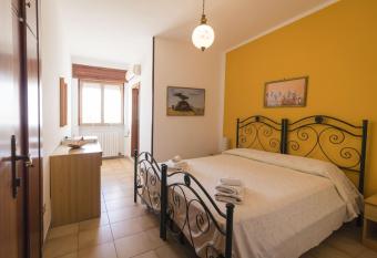 Heima Guest House has Balcony rooms