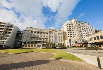 The Historic Huis ter Duin allows 18 year olds to book a room