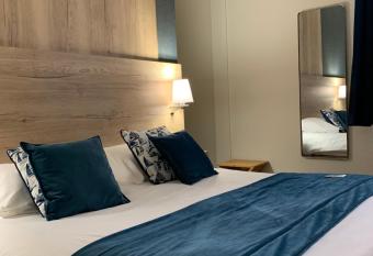 Ambassadeur Hotel - Cherbourg Port de Plaisance allows 18 year olds to book a room