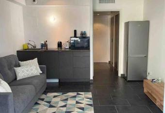 Rare studio tout   quip  , 5 min des plages +parking allows 18 year olds to book a room