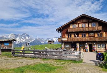 Almgasthaus Glocknerblick has Balcony rooms