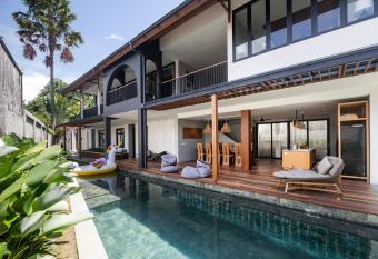 Villa Tamara Canggu has Balcony rooms