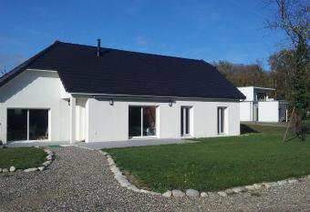 Bagneres has Balcony rooms