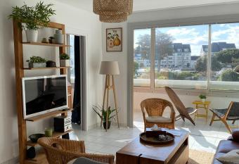 Les Salini  res has Balcony rooms